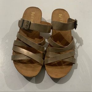 Korks sandals size 9 goldish color
